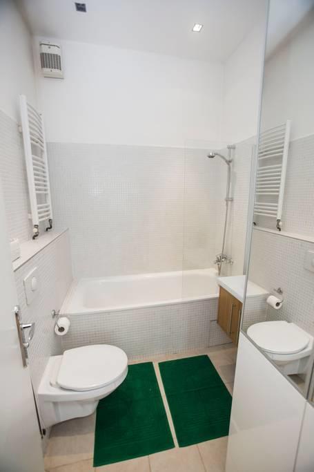 Quiet Apartment With Balcony Charles Bridge Prag Exteriör bild